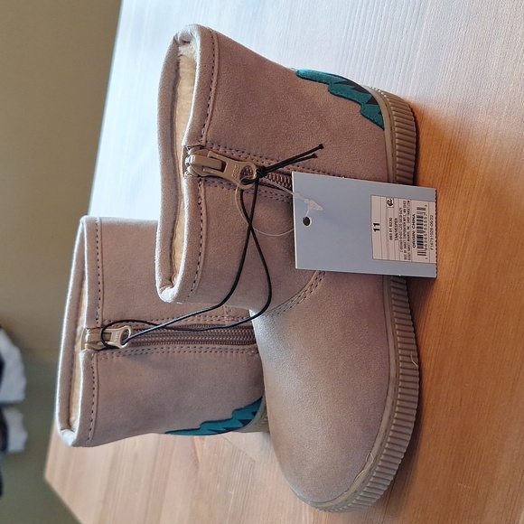 #AEV 🌟Host Pick🌟BNIB Cat & Jack sz 11 kids dress boots - Picture 3 of 5